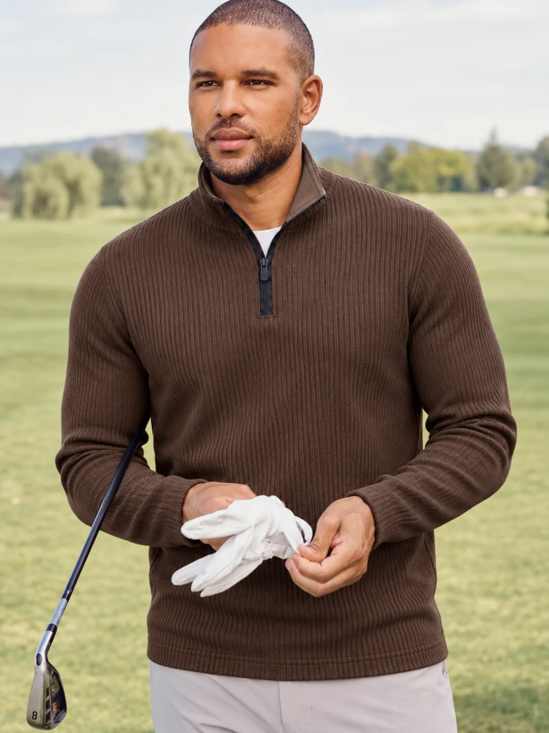 Golfpullover mit Rippstruktur in Schokoladenbraun, Funktionsmaterial und Viertelreißverschluss