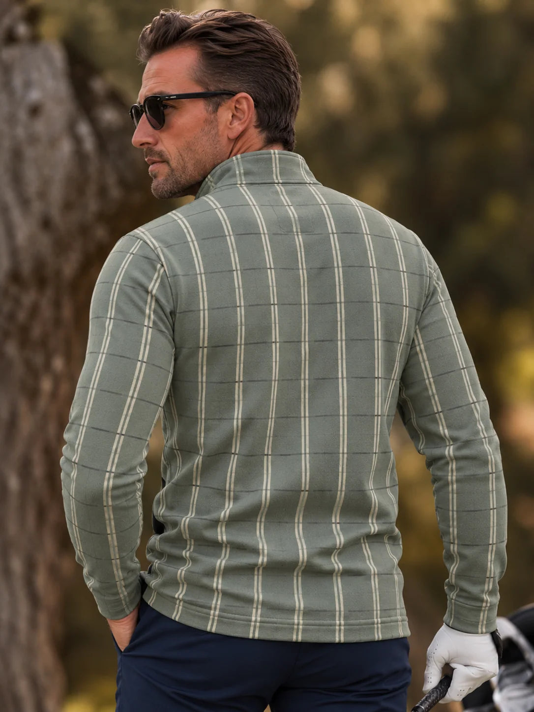 Golf-Pullover aus Funktionsmaterial in Salbeigrün mit Fensterkaromuster und Viertelreißverschluss