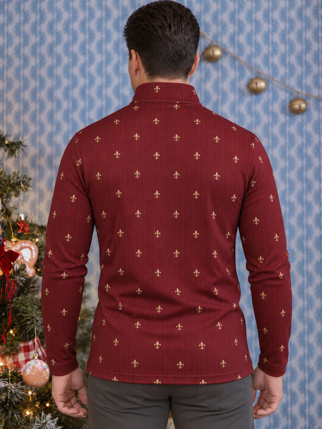 Golfpullover in Rot mit goldenen Weihnachtsemblemen und Viertelreißverschluss