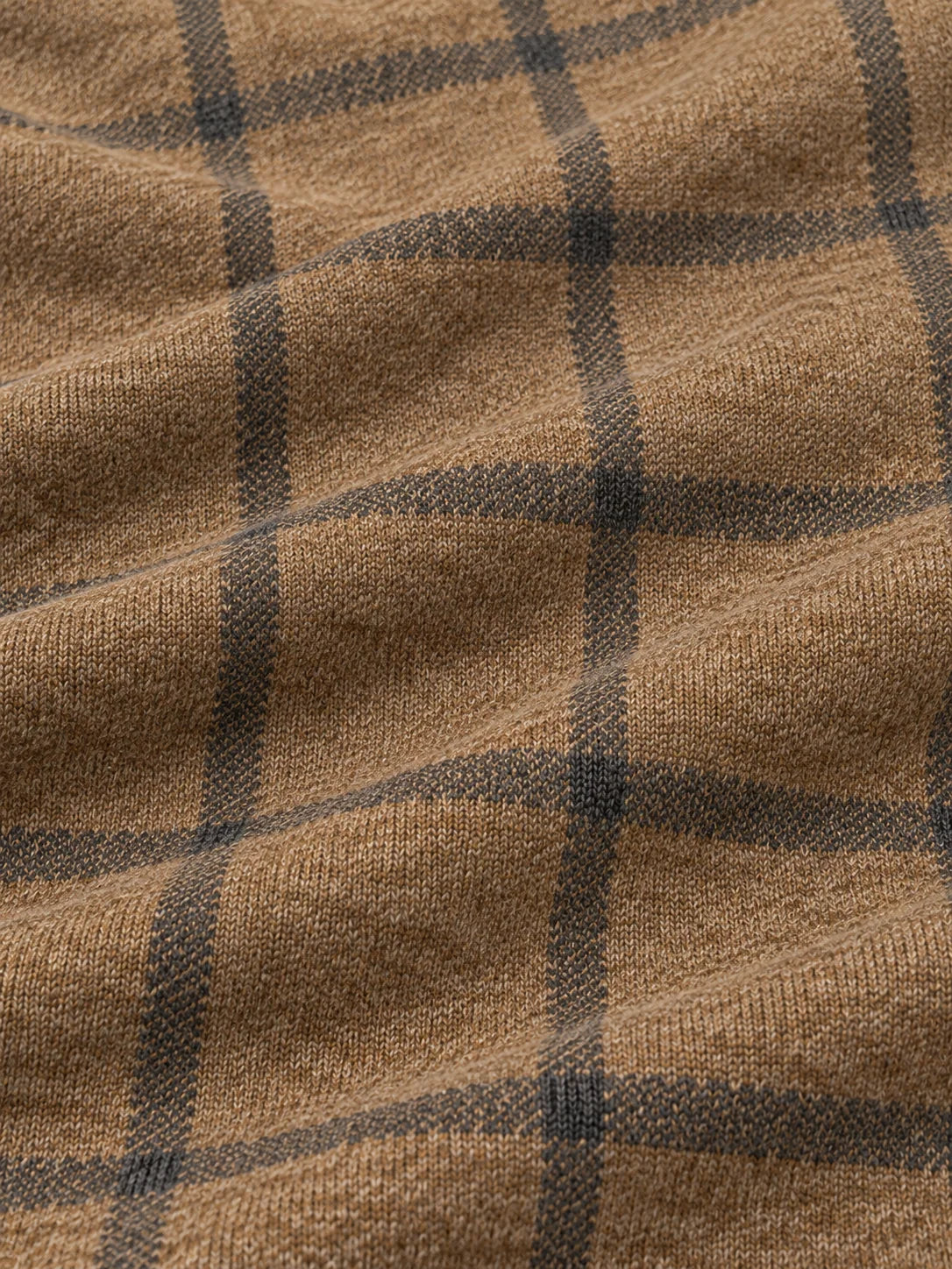 Golf-Pullover aus Funktionsmaterial in Kamelbraun mit Fensterkaromuster und Viertelreißverschluss