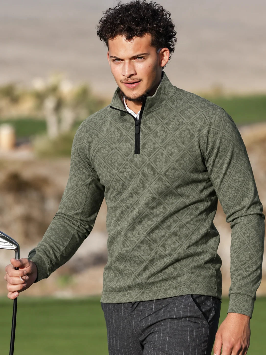 Salbeigrüner Herren-Golf-Pullover mit floralem Rautenmuster und kurzem Reißverschluss