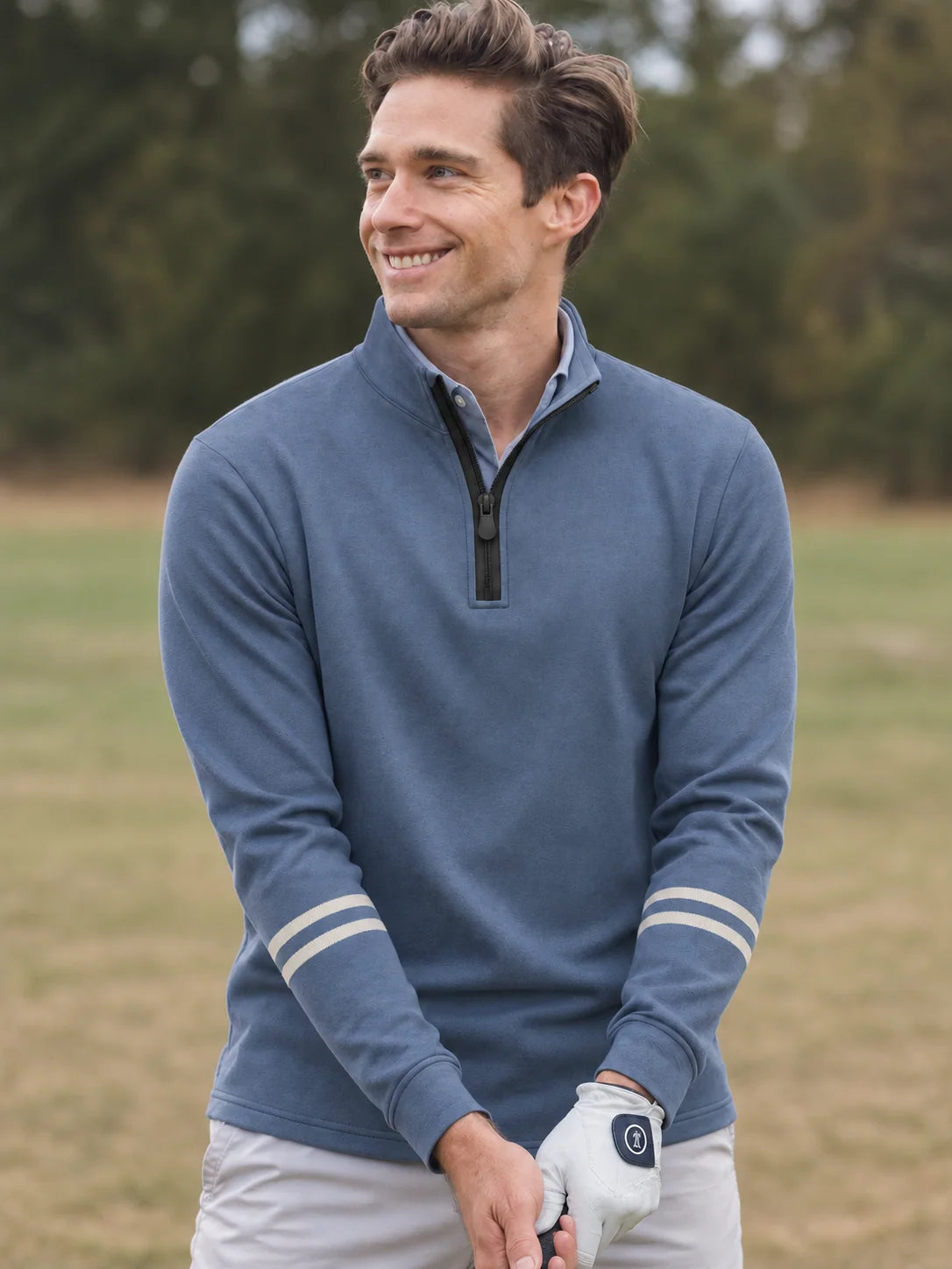 Performance-Golfpullover in verwaschenem Blau mit doppeltem Streifenmuster und Viertelreißverschluss