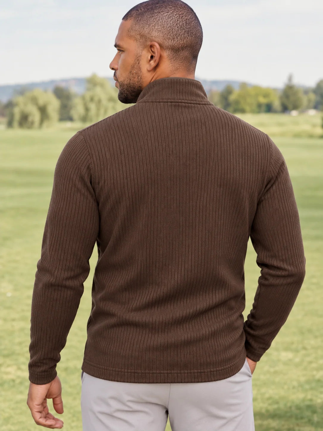 Golfpullover mit Rippstruktur in Schokoladenbraun, Funktionsmaterial und Viertelreißverschluss
