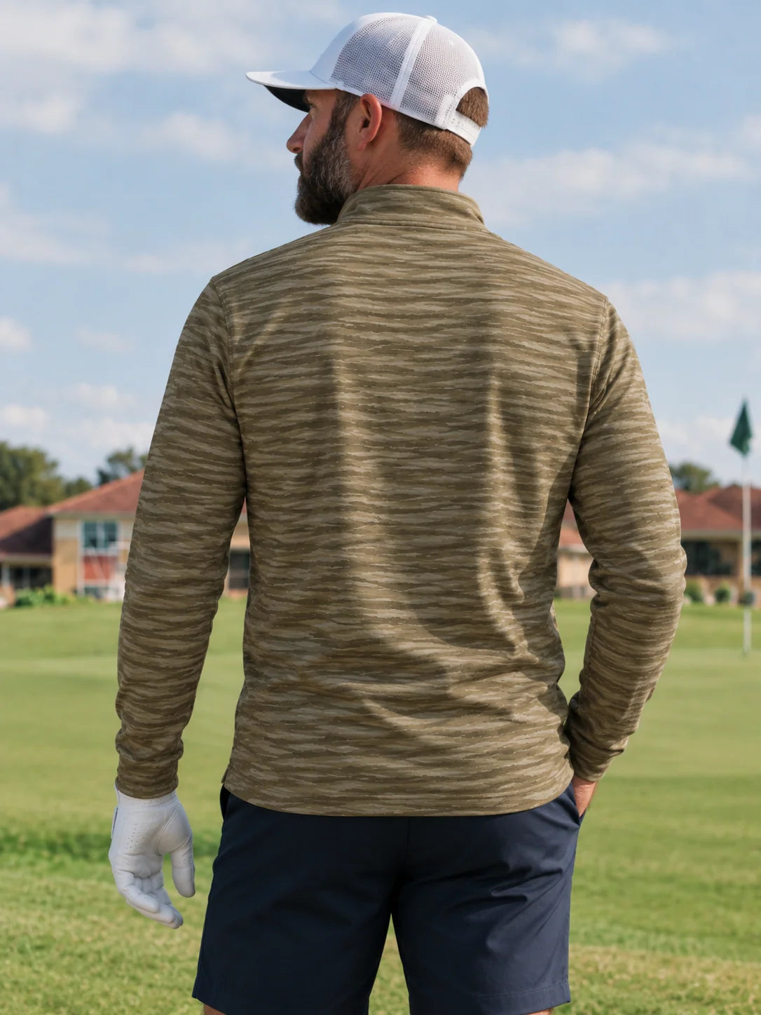 Olivgrüner Performance-Quarter-Zip-Pullover mit dezenten Schattenstreifen