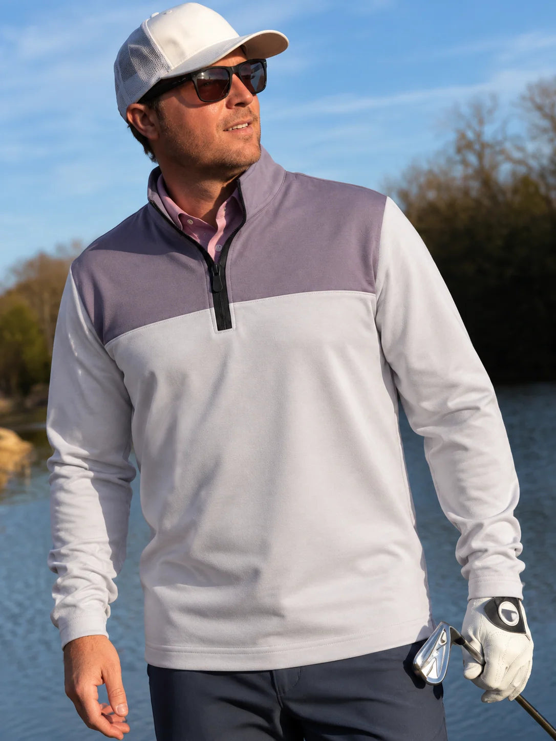 Mauvefarbener Golf-Pullover mit Colorblock-Design und kurzem Reißverschluss